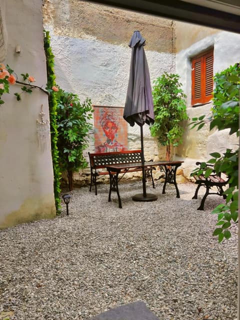 Analou Mood Accommodation