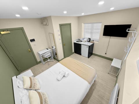Comfy Studio Greenford 17 min away to Wembley Stadium
