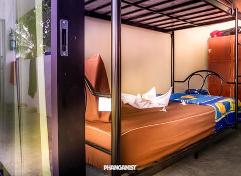 Infinity Beach Club Resort & Hostel Koh Phangan