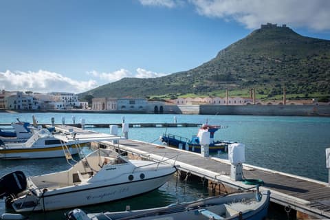 Agorà di Favignana - Affittacamere Piazza Madrice