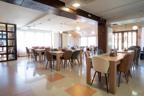 restaurant motel dolorean