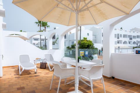 White suites 2