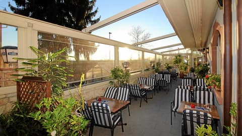 Hotel-Restaurant Axion
