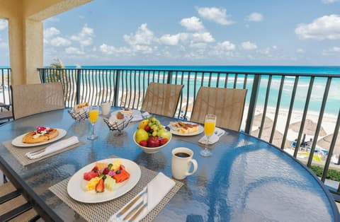 Holiday Inn Club Vacations The Royal Sands All Inclusive