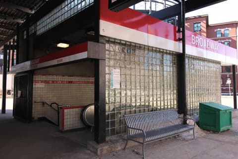 West Broadway Quarters by Thatch