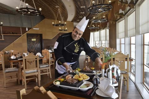 Awaliv Hotel