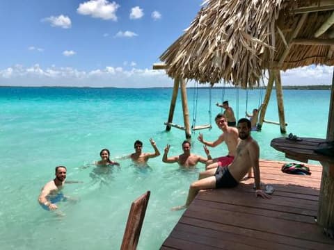 Yaxche Centro Hostal y Camping