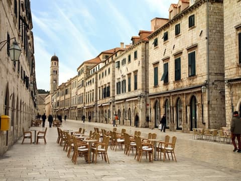 Patrimonio de la UNESCO, Conducción por cuenta propia
