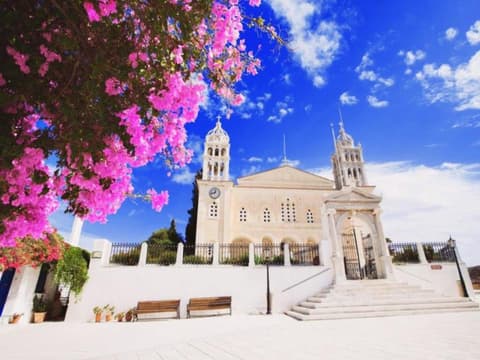 Les échos des Cyclades : de l'Acropole aux îles