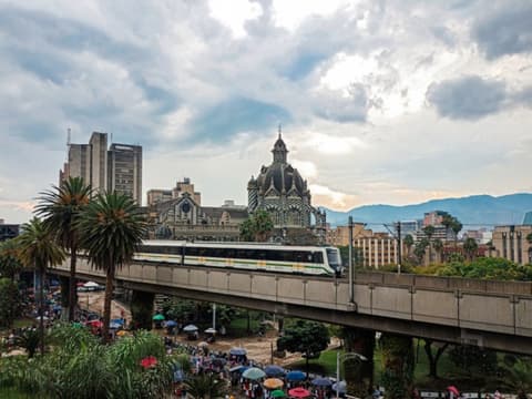 Experiencia de 6 días de Medellín y Pereira, en la región cafetera, tour privado