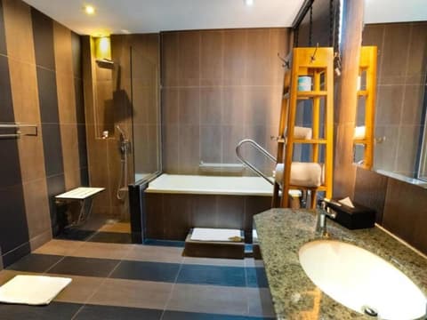 Évasion Malaisienne – De la Ville à la Mer