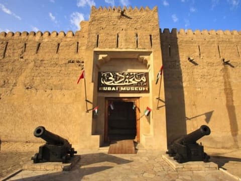 Emirati Arabi Uniti partenze garantite : L'essenziale