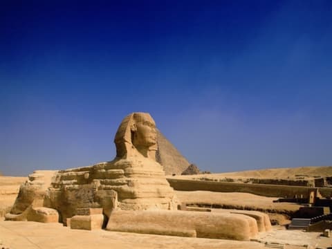 El Cairo, Luxor y crucero en dahabiya — De las pirámides de Guiza a los templos de Nubia