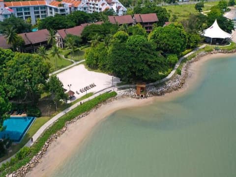 Évasion Malaisienne – De la Ville à la Mer