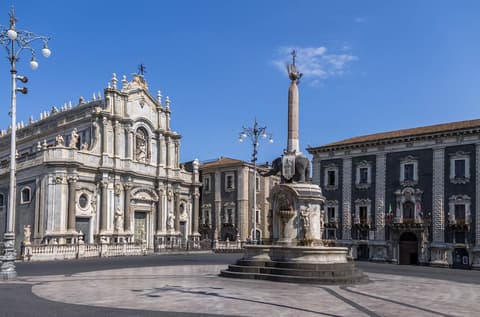 Sleep’n’Roll Trinacria: Astoria Palace Hotel + car group CDMR from Palermo Airport