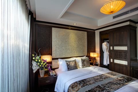 Golden Lotus Luxury Hotel