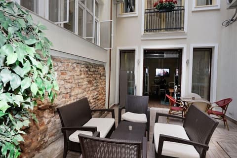 COLLAGE TAKSIM HOTEL