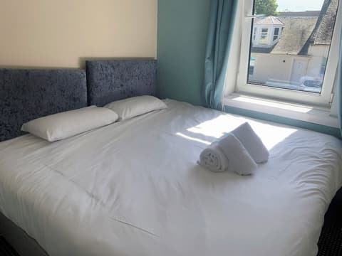 Irvine Riverside Guesthouse by Payman Club