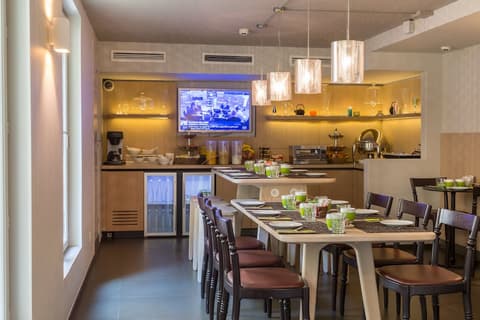 Hotel Le Marcel Paris Gare de l Est, 