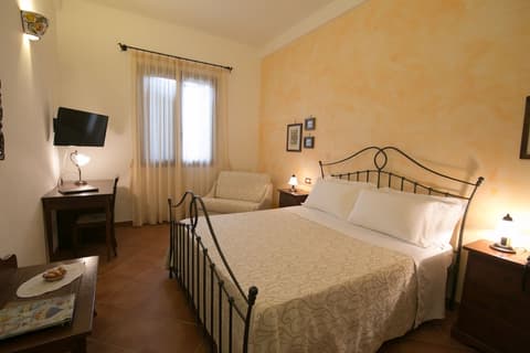 OLD333-La Corte del Sole - GATTINONI, Camera