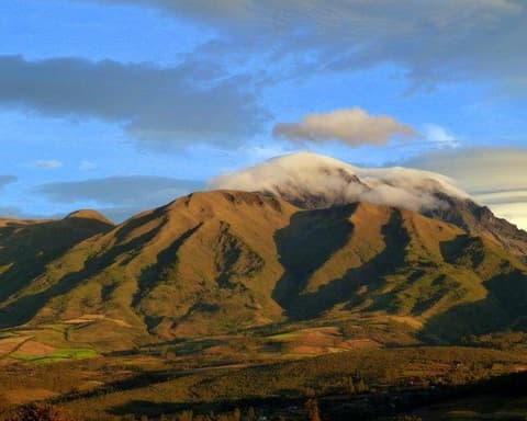 TRIANGULO CON GALAPAGOS (12 DIAS) 2026