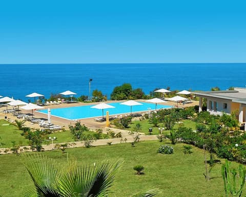 CALABRIA: SEARESORT COSTA DEGLI DEI TROPEA 