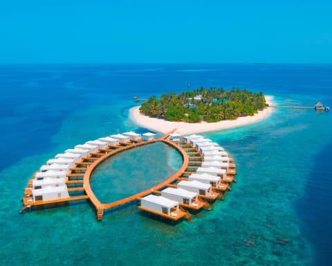 MALDIVE: SEACLUB SANDIES BATHALA RESORT