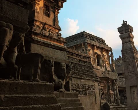 Extensión a Aurangabad: Los Santuarios Sagrados de Ajanta y Ellora