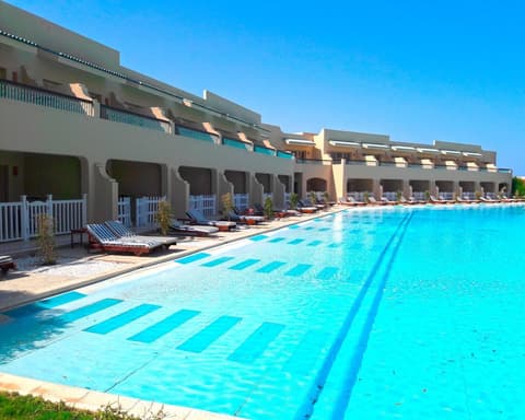 SHARM EL SHEIKH: ALPICLUB CORAL SEA HOLIDAY RESORT 