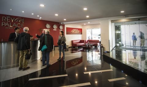 Rey Palace Hotel, Reception