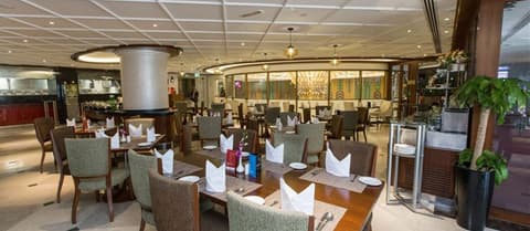 Raviz Center Point Dubai Hotel