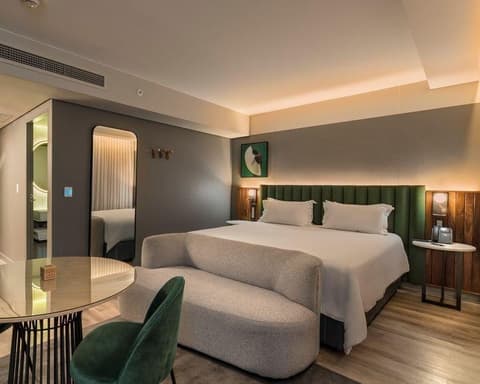 Rockefeller Hotel & Residence, 