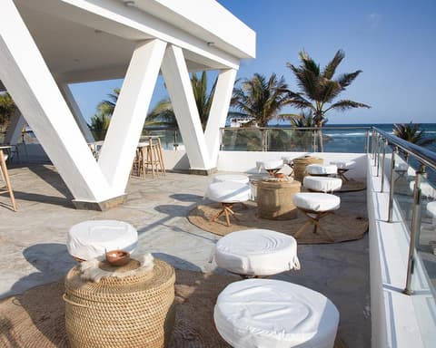 Barracuda Inn Beach Resort, 