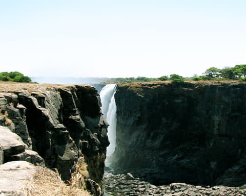 LAS MAJESTUOSAS CATARATAS  - AFRICA -  4*
