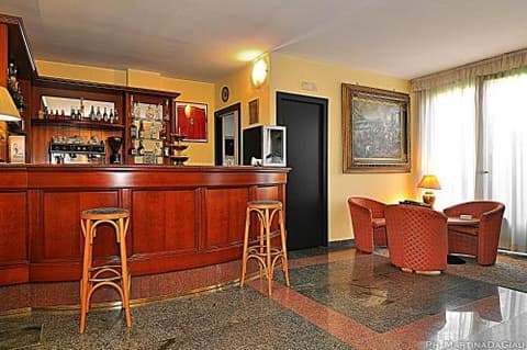 Ascot Lodging