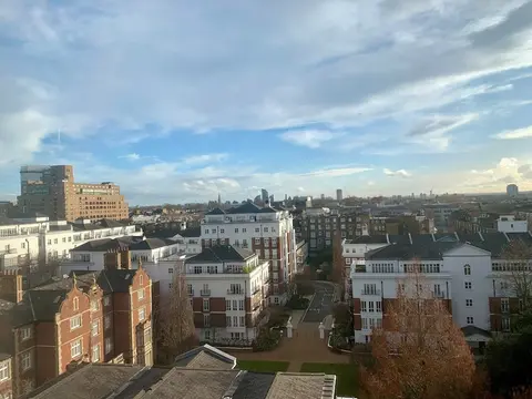 Holiday Inn London - Kensington High St. by IHG