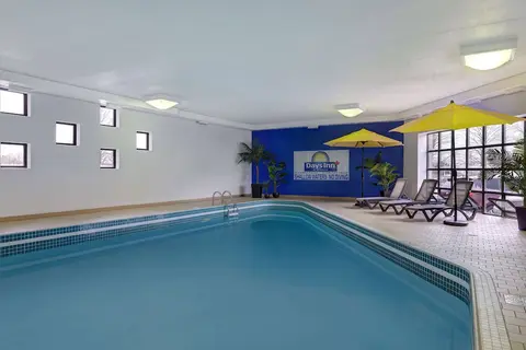Days Inn by Wyndham Niagara Falls Near The Falls