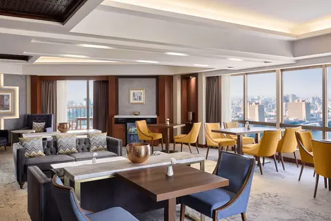 Ramses Hilton, Living area