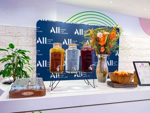 Novotel London West, Reception