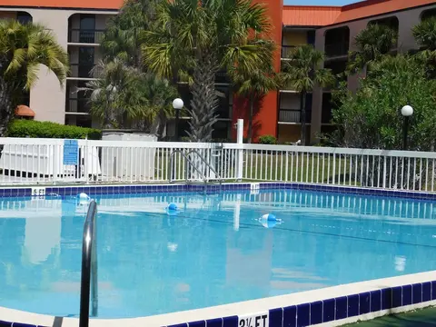 Grand Hotel Orlando at Universal Blvd - Shuttle to Theme Parks