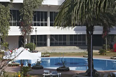 Clarks Amer, Private pool