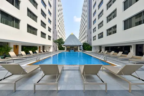 Twin Towers Hotel