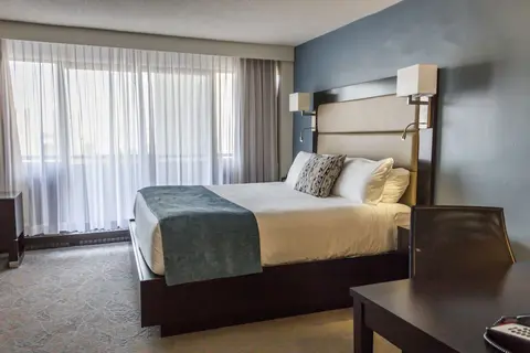 Ottawa Embassy Hotel