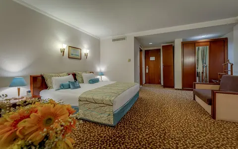 Best Western Plus Khan Hotel