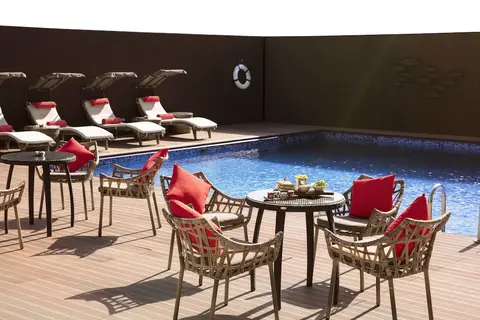 Rosh Rayhaan by Rotana, Outdoor pool