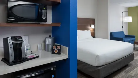 Holiday Inn Express & Suites Orlando at SeaWorld by IHG