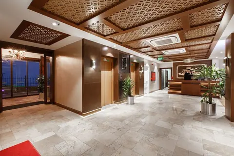 Sera Lake Resort Hotel Spa & Aparts, Interior entrance