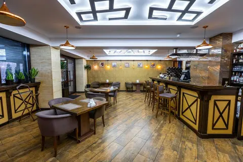 The Plaza Hotel, Restaurant