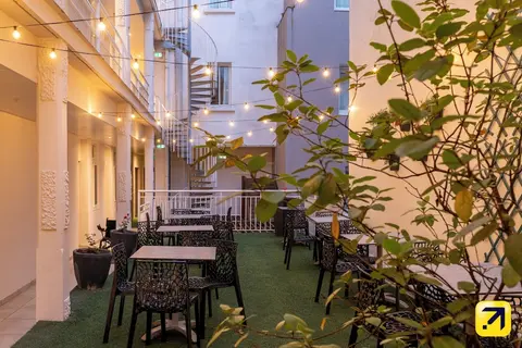 Hôtel Croix des Bretons Lourdes Pyrénées, Terrace/patio