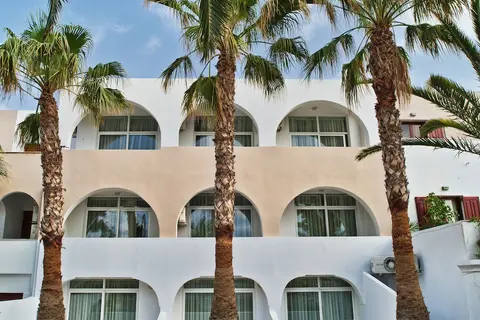 Hotel Makarios, Exterior detail